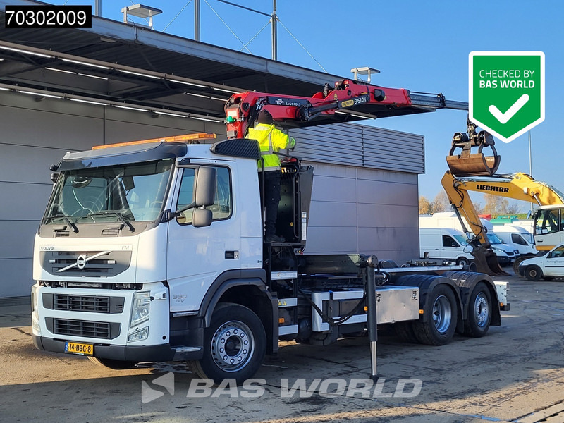 Volvo FM 330 FM 6X2 Palfinger Epsilon Z-Crane VDL Hook Lift+Steering Axle - Haakarmsysteem vrachtwagen, Kraanwagen: afbeelding 1 Volvo FM 330 FM 6X2 Palfinger Epsilon Z-Crane VDL Hook Lift+Steering Axle - Haakarmsysteem vrachtwagen, Kraanwagen: afbeelding 1