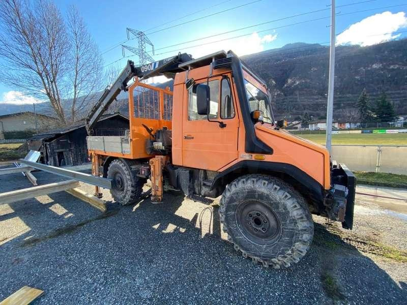 Mercedes UNIMOG U 140 MACHINE SUISSE - Kipper vrachtwagen: afbeelding 1 Mercedes UNIMOG U 140 MACHINE SUISSE - Kipper vrachtwagen: afbeelding 1