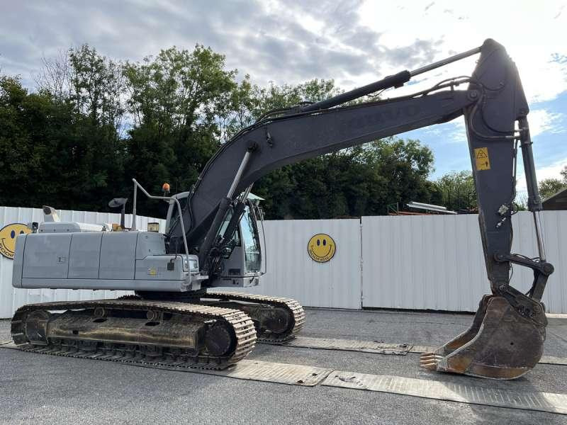 Volvo EC220DL - Rupsgraafmachine: afbeelding 1 Volvo EC220DL - Rupsgraafmachine: afbeelding 1