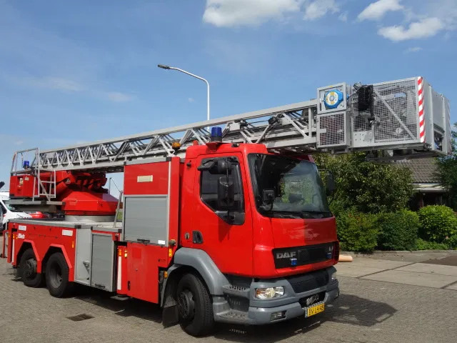 DAF LF 55.250 METZ 30 meter - Brandweerwagen: afbeelding 4 DAF LF 55.250 METZ 30 meter - Brandweerwagen: afbeelding 4