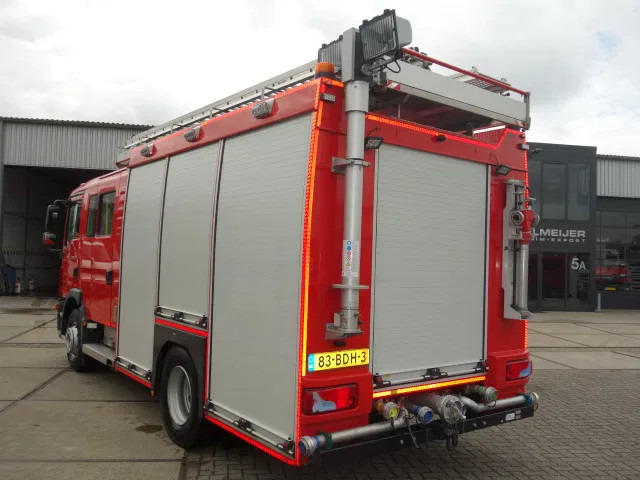 MAN TGM 15.250 FIRE TRUCK,2000 LITER TANK, FOAM TANK, AIRCO - Brandweerwagen: afbeelding 3 MAN TGM 15.250 FIRE TRUCK,2000 LITER TANK, FOAM TANK, AIRCO - Brandweerwagen: afbeelding 3