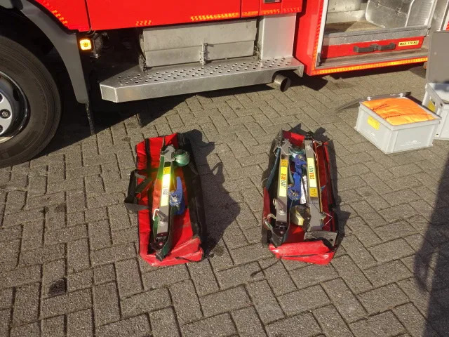 MAN TGM 15.250 FIRE TRUCK,2000 LITER TANK, FOAM TANK, AIRCO,WITH EQUIPMENT - Brandweerwagen: afbeelding 3 MAN TGM 15.250 FIRE TRUCK,2000 LITER TANK, FOAM TANK, AIRCO,WITH EQUIPMENT - Brandweerwagen: afbeelding 3