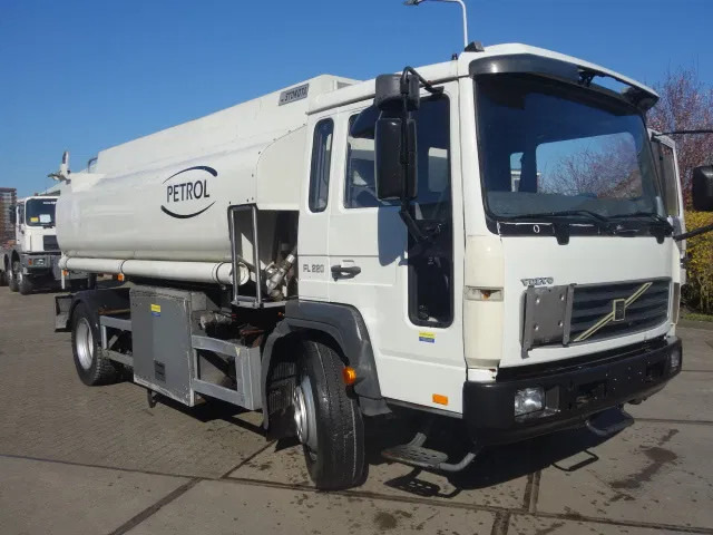 Volvo FL 240 220PK 12000 LITER STEELSPRINGS - Tankwagen: afbeelding 1 Volvo FL 240 220PK 12000 LITER STEELSPRINGS - Tankwagen: afbeelding 1
