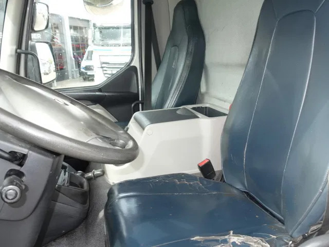 Volvo FL FL250 isothermic box - Bakwagen: afbeelding 5 Volvo FL FL250 isothermic box - Bakwagen: afbeelding 5
