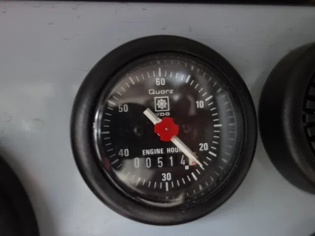 Volvo FM 10 330 pk 2000 LITER WATER TANK KRONEBURGPUMP - Brandweerwagen: afbeelding 4 Volvo FM 10 330 pk 2000 LITER WATER TANK KRONEBURGPUMP - Brandweerwagen: afbeelding 4