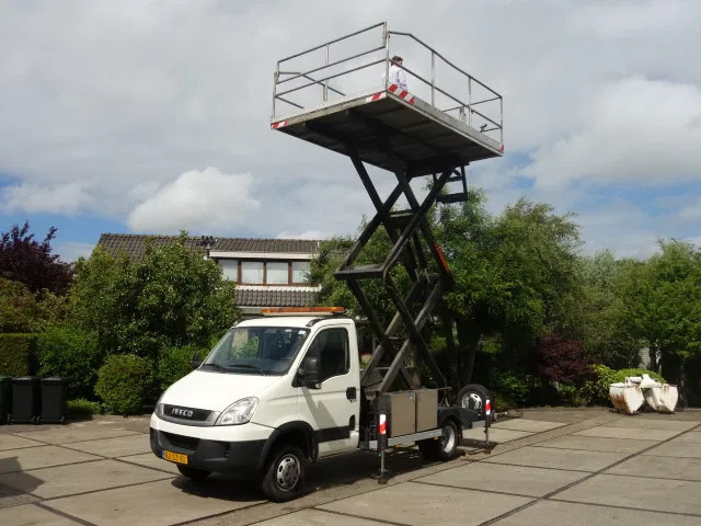 Iveco Daily 50C14 SKY WORKER PLATO - Vrachtwagen: afbeelding 1 Iveco Daily 50C14 SKY WORKER PLATO - Vrachtwagen: afbeelding 1