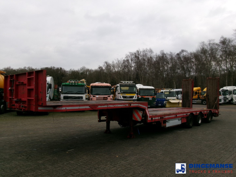 Broshuis 3-axle semi lowbed trailer 45t + ramps - DAMAGED - Dieplader oplegger: afbeelding 1 Broshuis 3-axle semi lowbed trailer 45t + ramps - DAMAGED - Dieplader oplegger: afbeelding 1