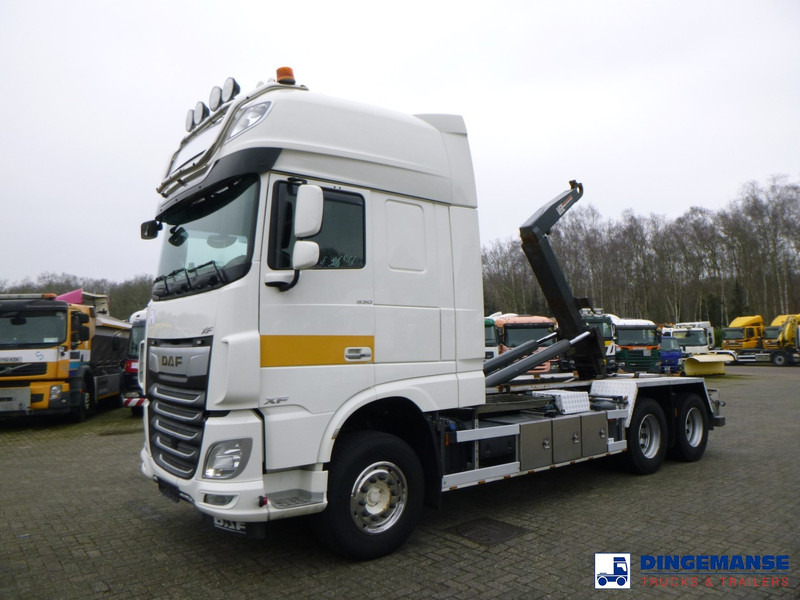 DAF XF 530 6x2 Euro 6 VDL container hook - Haakarmsysteem vrachtwagen: afbeelding 1 DAF XF 530 6x2 Euro 6 VDL container hook - Haakarmsysteem vrachtwagen: afbeelding 1