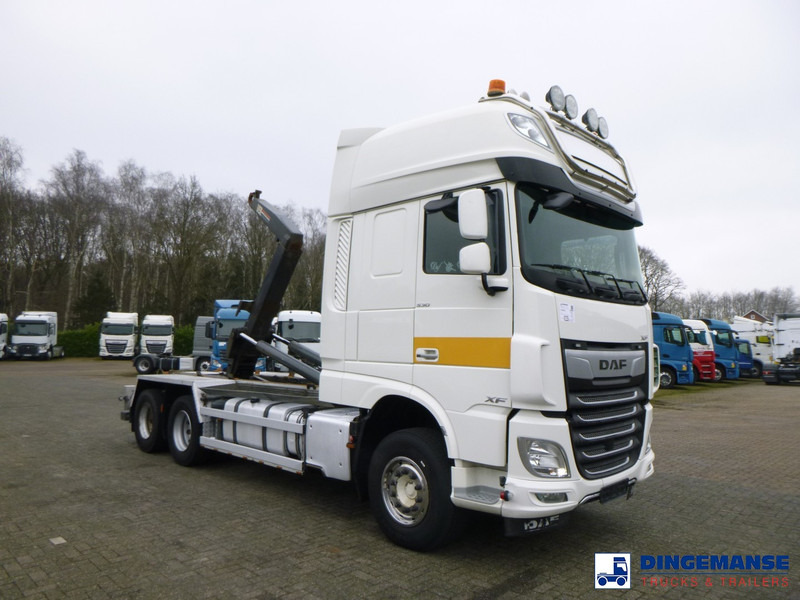 DAF XF 530 6x2 Euro 6 VDL container hook - Haakarmsysteem vrachtwagen: afbeelding 2 DAF XF 530 6x2 Euro 6 VDL container hook - Haakarmsysteem vrachtwagen: afbeelding 2