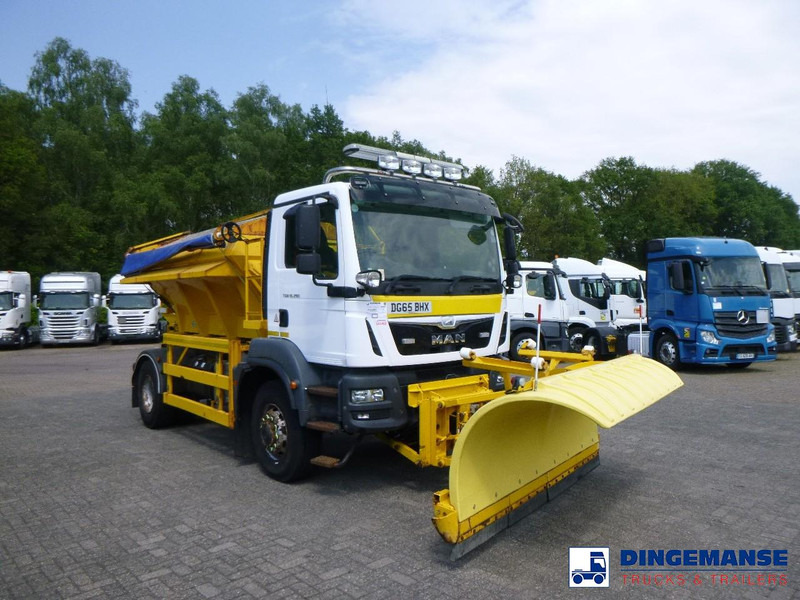 MAN TGM 18.290 4X4 RHD gritter / snow plough - Sneeuwruimer: afbeelding 2 MAN TGM 18.290 4X4 RHD gritter / snow plough - Sneeuwruimer: afbeelding 2