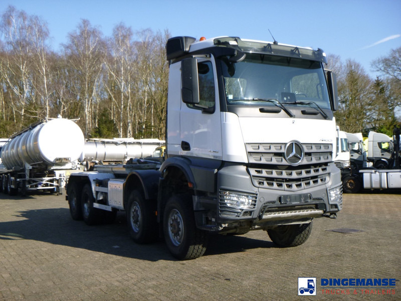 Haakarmsysteem vrachtwagen Mercedes-Benz Arocs 4545 8x8 AJK container hook 25 t: afbeelding 6