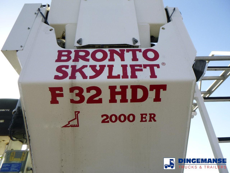 Leasing Volvo FM12 6x4 RHD Bronto Skylift F32HDT Angloco fire truck Volvo FM12 6x4 RHD Bronto Skylift F32HDT Angloco fire truck: afbeelding 9 Leasing Volvo FM12 6x4 RHD Bronto Skylift F32HDT Angloco fire truck Volvo FM12 6x4 RHD Bronto Skylift F32HDT Angloco fire truck: afbeelding 9