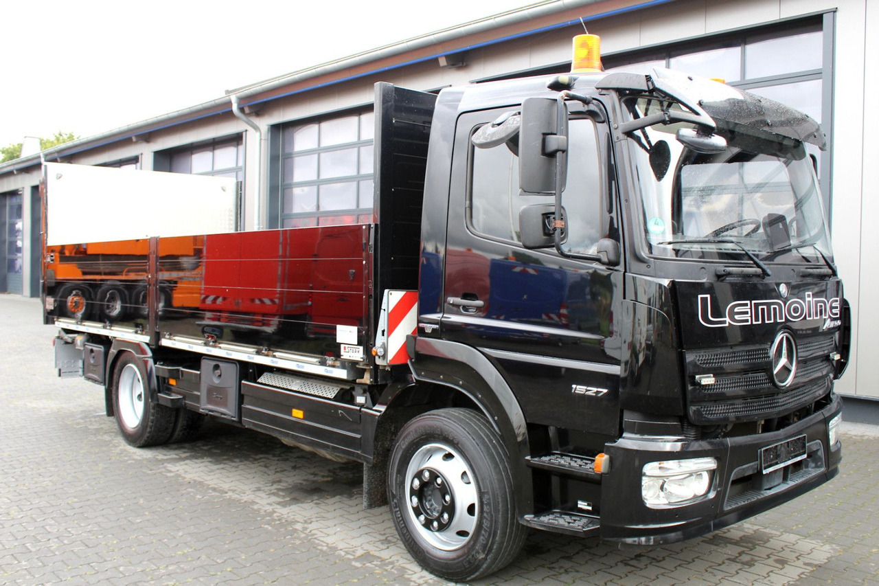 Mercedes-Benz Atego 1527 4x2 Pritsche + Ladebordwand - Vrachtwagen met open laadbak: afbeelding 1 Mercedes-Benz Atego 1527 4x2 Pritsche + Ladebordwand - Vrachtwagen met open laadbak: afbeelding 1