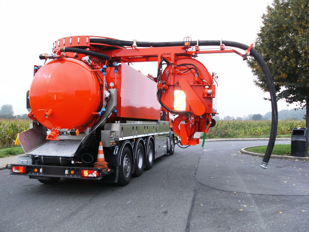 Scania R450 8x4 Kroll 19m³ W-Rückgewinner Kombi-HD +ADR - Vacuümwagen: afbeelding 3 Scania R450 8x4 Kroll 19m³ W-Rückgewinner Kombi-HD +ADR - Vacuümwagen: afbeelding 3