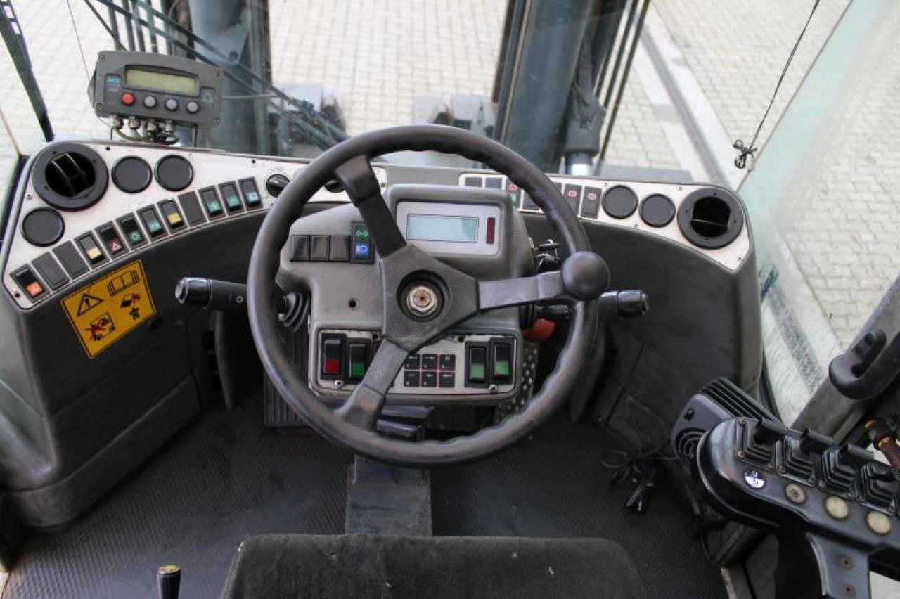 Kalmar DCD160-12 - Diesel heftruck: afbeelding 4 Kalmar DCD160-12 - Diesel heftruck: afbeelding 4