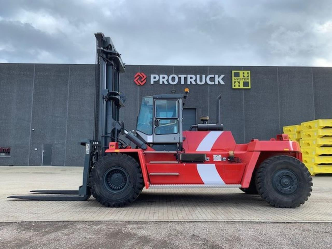 Kalmar DCD320-12LB - Diesel heftruck: afbeelding 1 Kalmar DCD320-12LB - Diesel heftruck: afbeelding 1