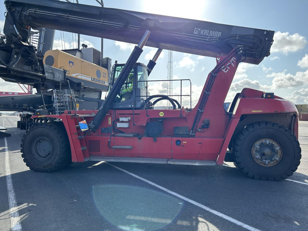 Kalmar DRG450-65S5 - Reach stacker: afbeelding 1 Kalmar DRG450-65S5 - Reach stacker: afbeelding 1