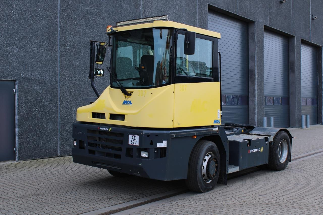 MOL RM255 4X4 - Terminal trekker: afbeelding 2 MOL RM255 4X4 - Terminal trekker: afbeelding 2