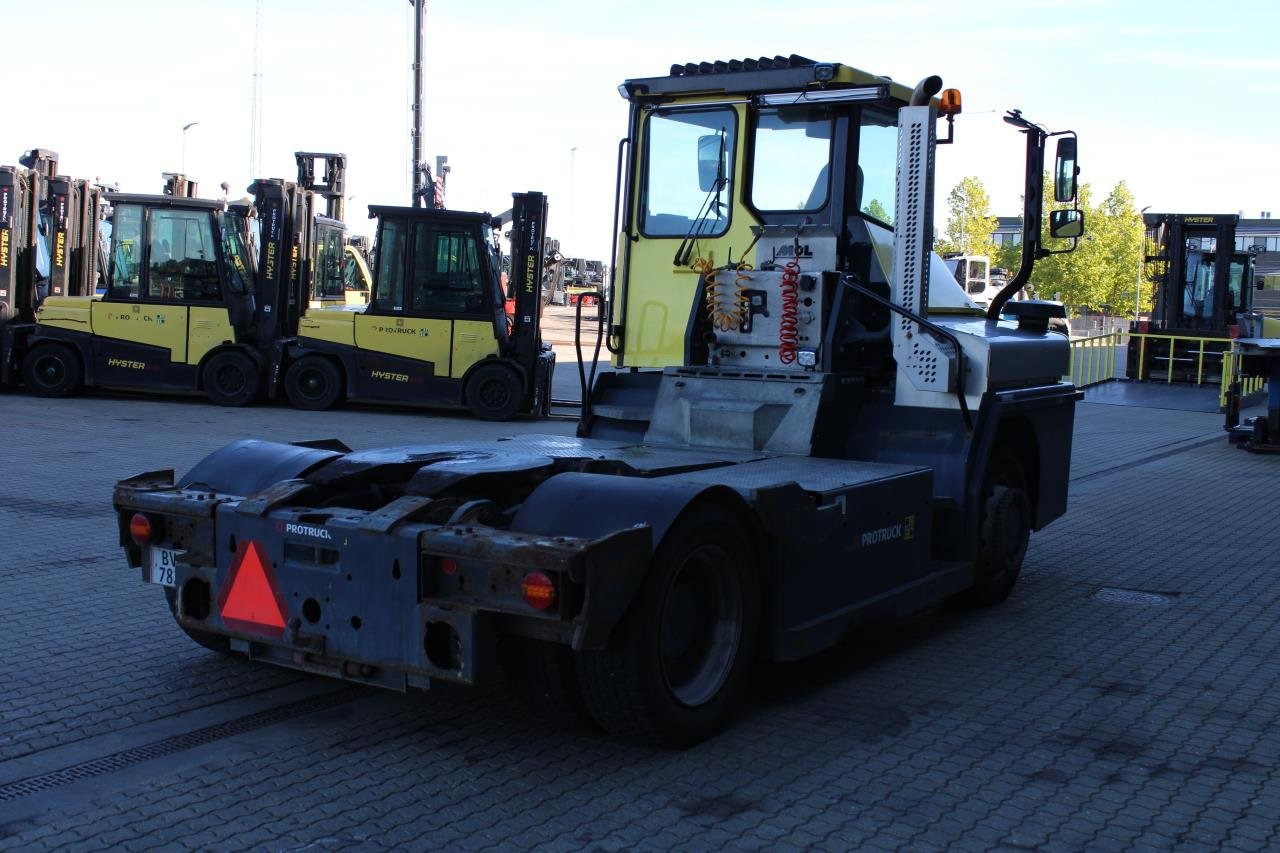MOL RM255 4X4 - Terminal trekker: afbeelding 3 MOL RM255 4X4 - Terminal trekker: afbeelding 3