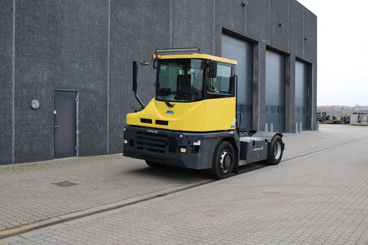 MOL RM255 4X4 - Terminal trekker: afbeelding 2 MOL RM255 4X4 - Terminal trekker: afbeelding 2