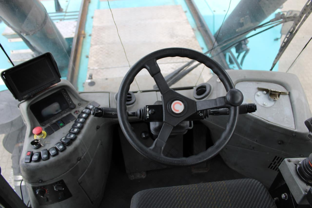 SMV 4531 TB5 - Reach stacker: afbeelding 4 SMV 4531 TB5 - Reach stacker: afbeelding 4