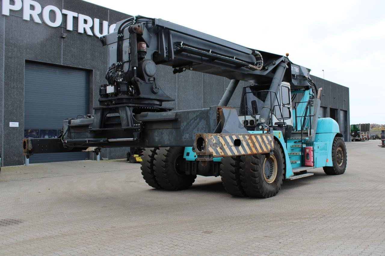 SMV 4531 TB5 - Reach stacker: afbeelding 2 SMV 4531 TB5 - Reach stacker: afbeelding 2