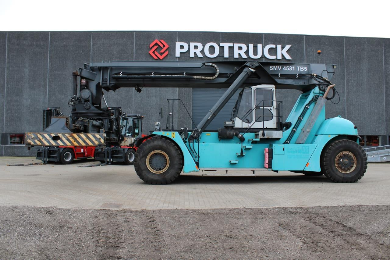 SMV 4531 TB5 - Reach stacker: afbeelding 1 SMV 4531 TB5 - Reach stacker: afbeelding 1