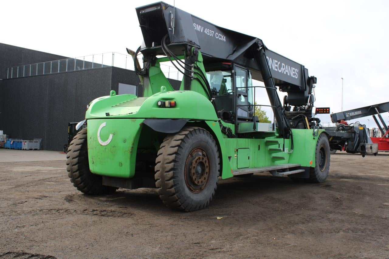 SMV CC4537 CCX4 - Reach stacker: afbeelding 3 SMV CC4537 CCX4 - Reach stacker: afbeelding 3