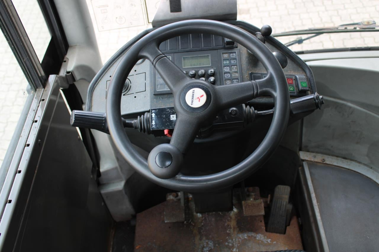 Terberg RT222 - Terminal trekker: afbeelding 4 Terberg RT222 - Terminal trekker: afbeelding 4