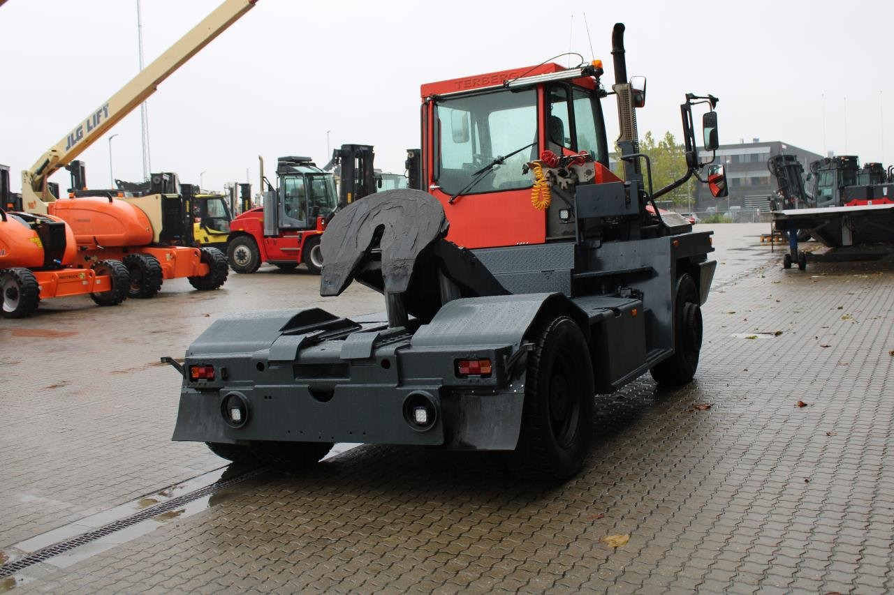 Terberg RT222 - Terminal trekker: afbeelding 3 Terberg RT222 - Terminal trekker: afbeelding 3