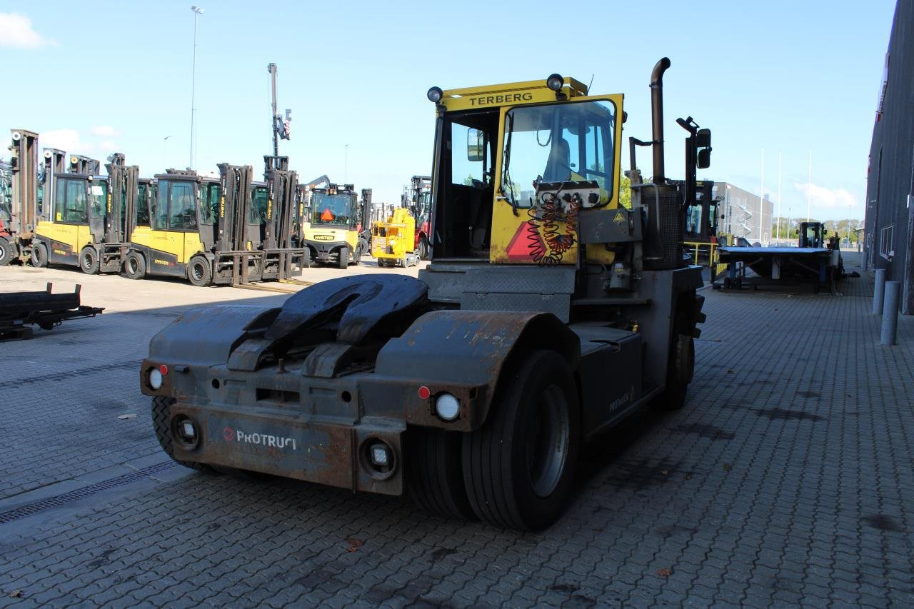 Terberg RT282 - Terminal trekker: afbeelding 3 Terberg RT282 - Terminal trekker: afbeelding 3