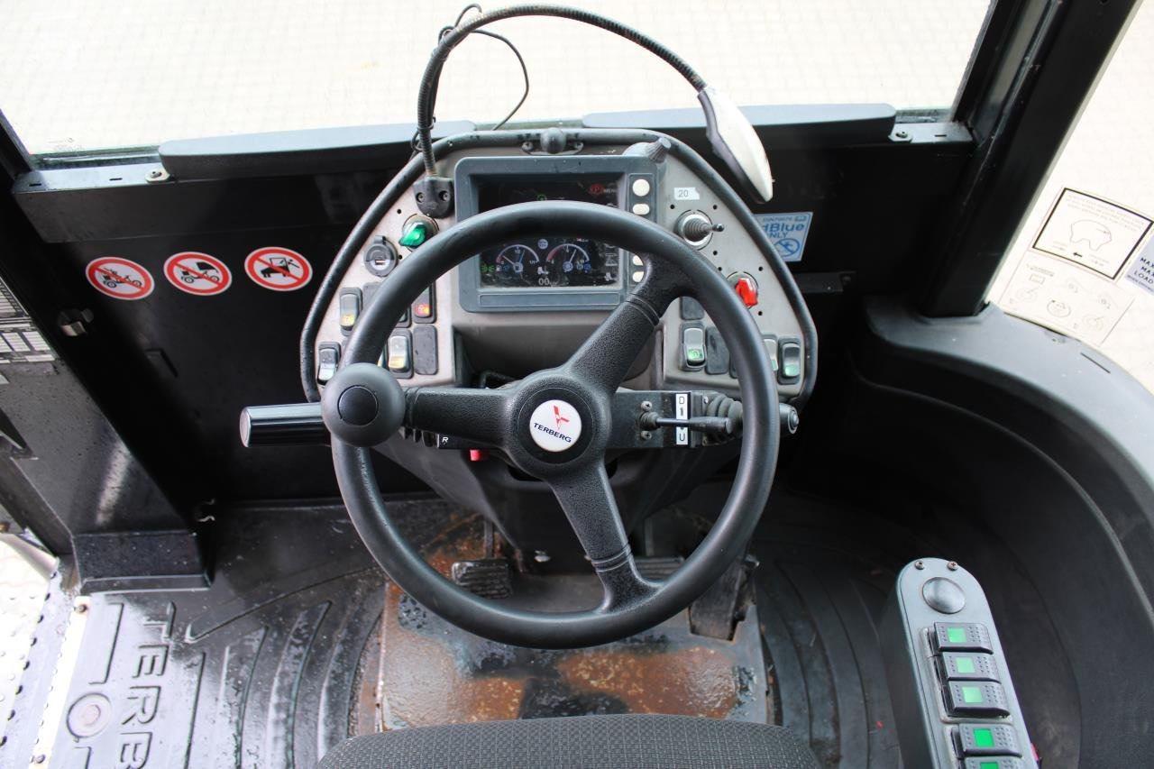 Terberg TT223 - Terminal trekker: afbeelding 4 Terberg TT223 - Terminal trekker: afbeelding 4