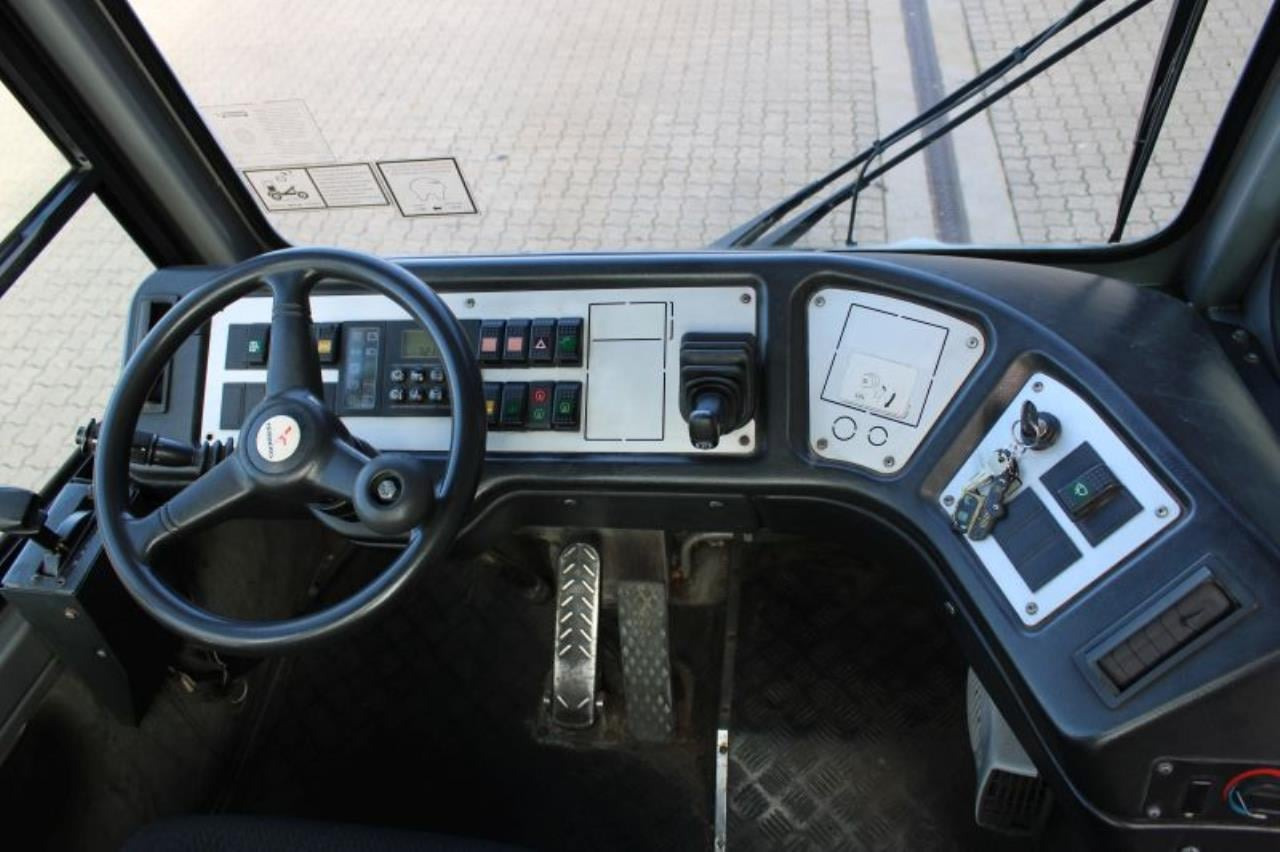 Terberg YT182 - Terminal trekker: afbeelding 4 Terberg YT182 - Terminal trekker: afbeelding 4