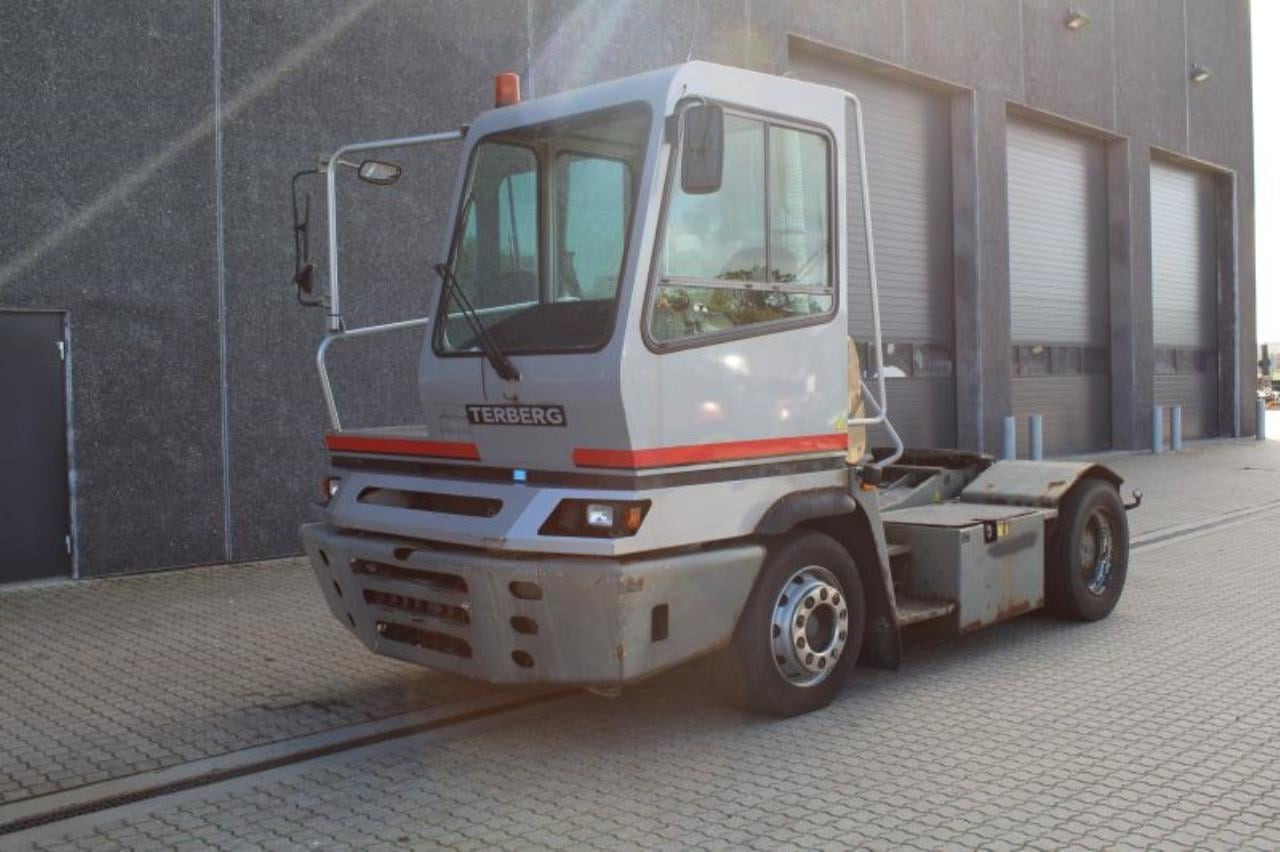 Terberg YT182 - Terminal trekker: afbeelding 2 Terberg YT182 - Terminal trekker: afbeelding 2