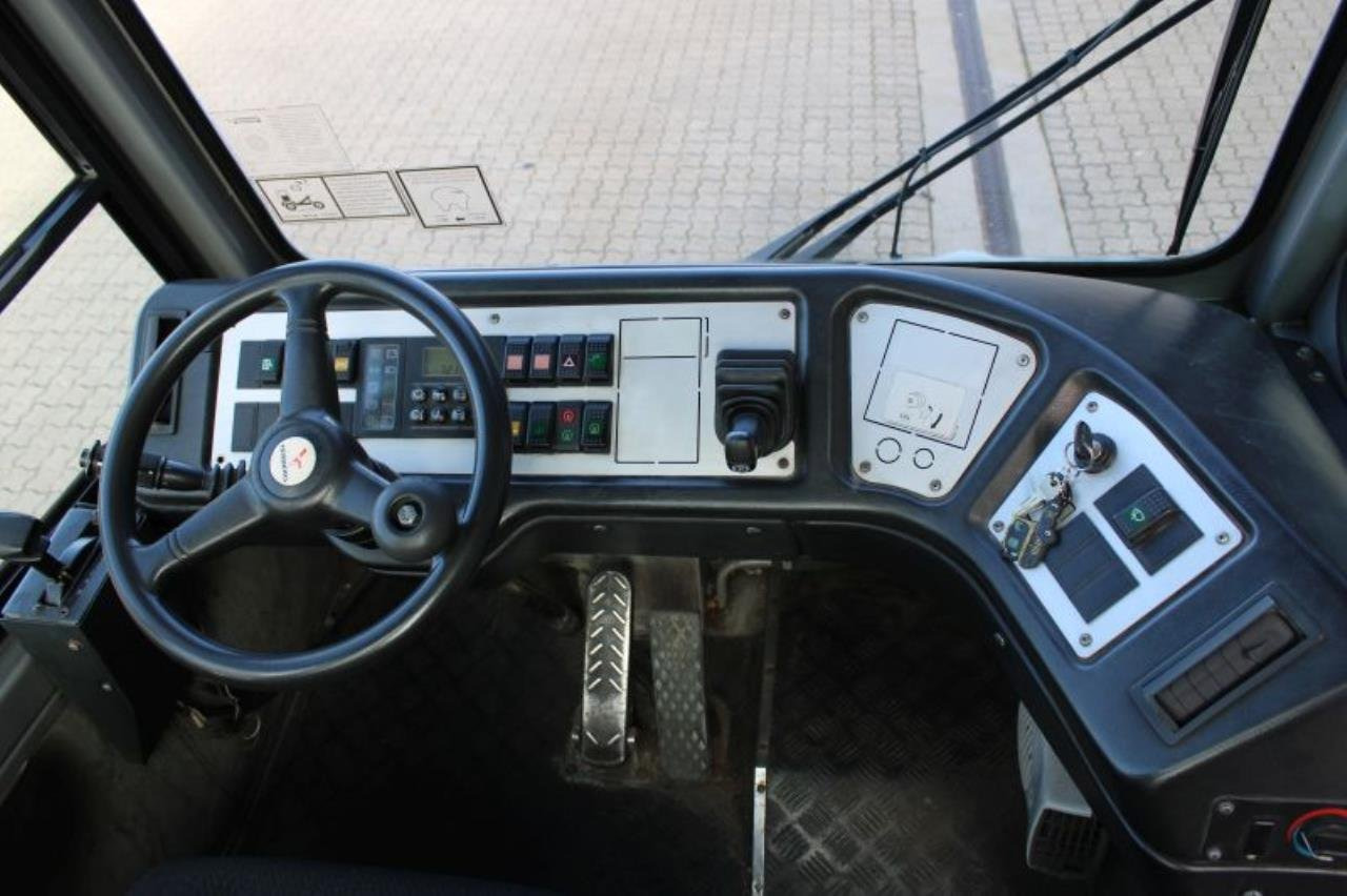 Terberg YT182 - Terminal trekker: afbeelding 4 Terberg YT182 - Terminal trekker: afbeelding 4