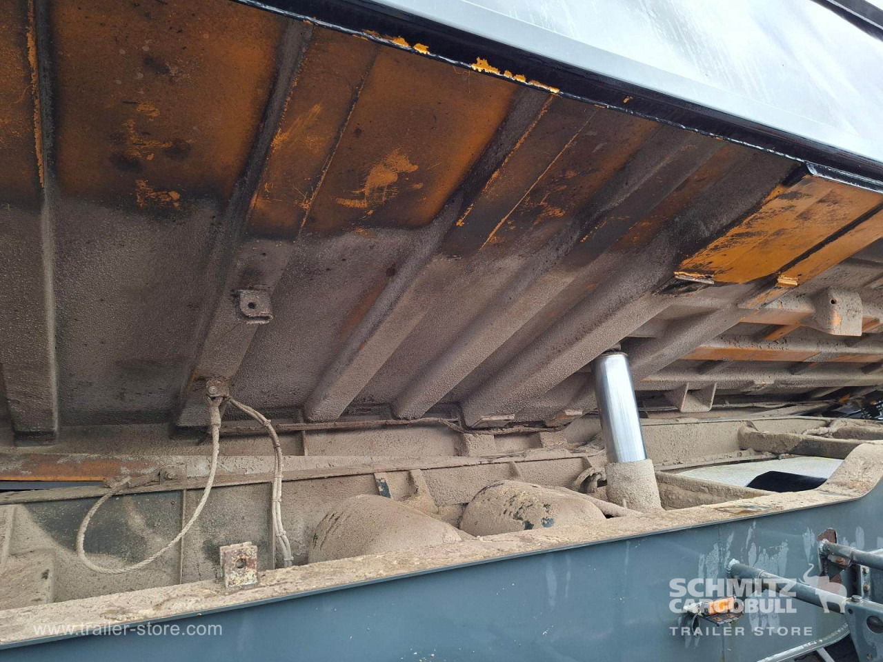 KEMPF Auflieger Kipper Stahlrundmulde 36m³ - Kipper oplegger: afbeelding 4 KEMPF Auflieger Kipper Stahlrundmulde 36m³ - Kipper oplegger: afbeelding 4