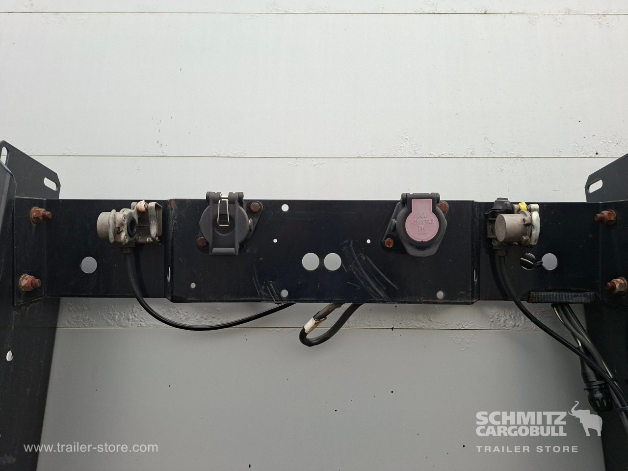 KOEGEL Auflieger Curtainsider Mega - Schuifzeiloplegger: afbeelding 3 KOEGEL Auflieger Curtainsider Mega - Schuifzeiloplegger: afbeelding 3