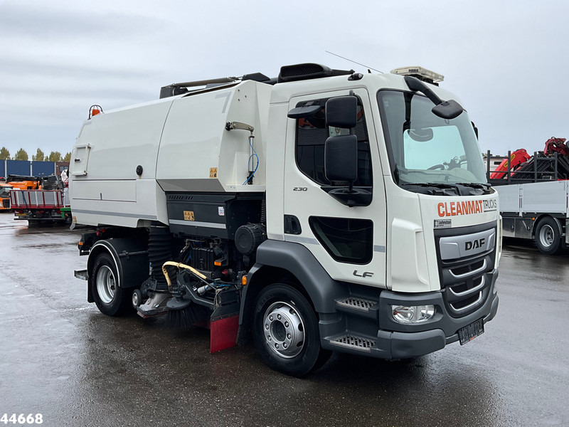 DAF FA LF 230 Euro 6 Johnston VT652 Just 87.278 km! - Veegwagen: afbeelding 4 DAF FA LF 230 Euro 6 Johnston VT652 Just 87.278 km! - Veegwagen: afbeelding 4