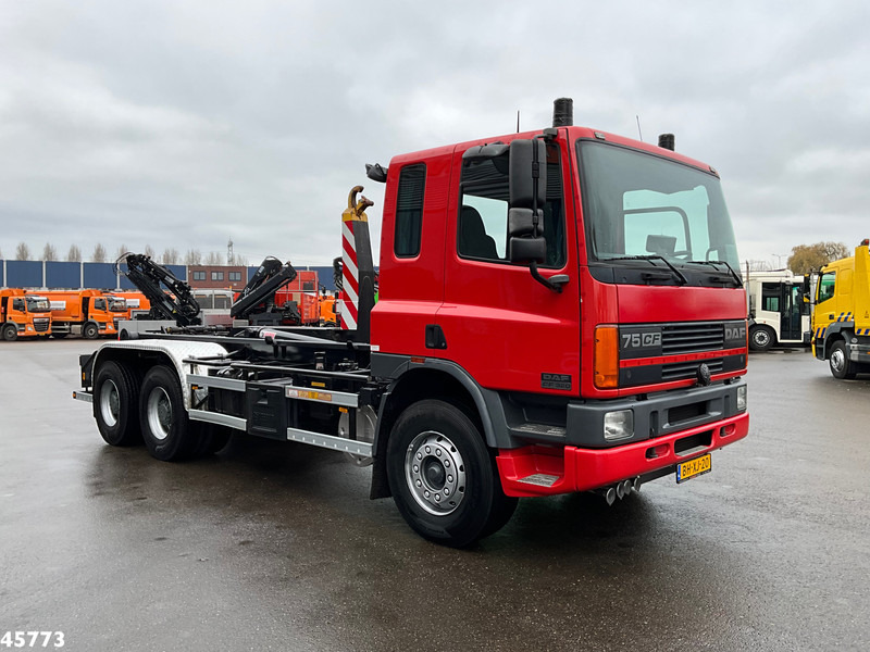DAF FAT 75.320 6x4 Full steel Hiab 17 Ton haakarmsysteem Just 64.623 Km! - Haakarmsysteem vrachtwagen: afbeelding 3 DAF FAT 75.320 6x4 Full steel Hiab 17 Ton haakarmsysteem Just 64.623 Km! - Haakarmsysteem vrachtwagen: afbeelding 3