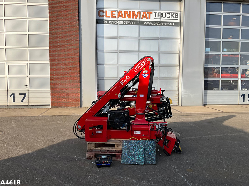 FASSI DEMO 4 Tonmeter laadkraan Laadkraan - Autolaadkraan: afbeelding 1 FASSI DEMO 4 Tonmeter laadkraan Laadkraan - Autolaadkraan: afbeelding 1