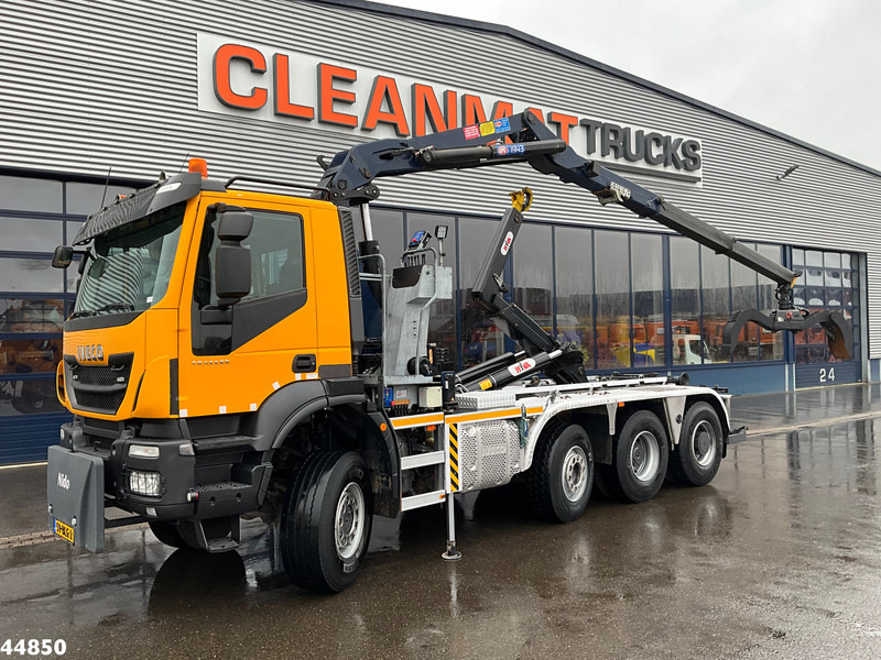 Iveco Trakker AD380T41W 8x6 Euro 6 HMF 19 Tonmeter Z-kraan - Haakarmsysteem vrachtwagen, Kraanwagen: afbeelding 1 Iveco Trakker AD380T41W 8x6 Euro 6 HMF 19 Tonmeter Z-kraan - Haakarmsysteem vrachtwagen, Kraanwagen: afbeelding 1