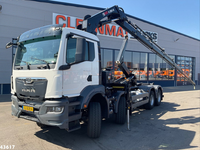 MAN TGS 32.470 8x4 Euro 6 Hiab 22 Tonmeter laadkraan Just 68.765 Km! - Kraanwagen: afbeelding 1 MAN TGS 32.470 8x4 Euro 6 Hiab 22 Tonmeter laadkraan Just 68.765 Km! - Kraanwagen: afbeelding 1