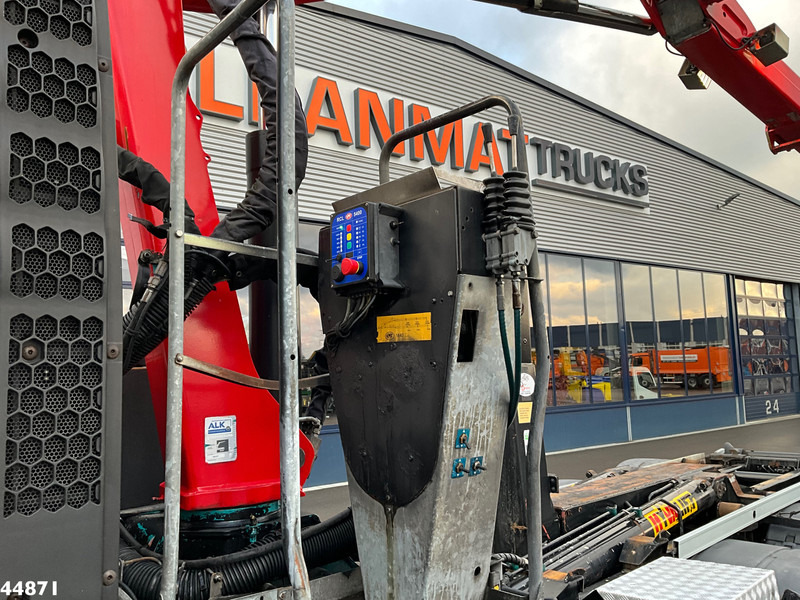 Haakarmsysteem vrachtwagen MAN TGS 35.440 8x4 HMF 16 Tonmeter Z-kraan: afbeelding 8