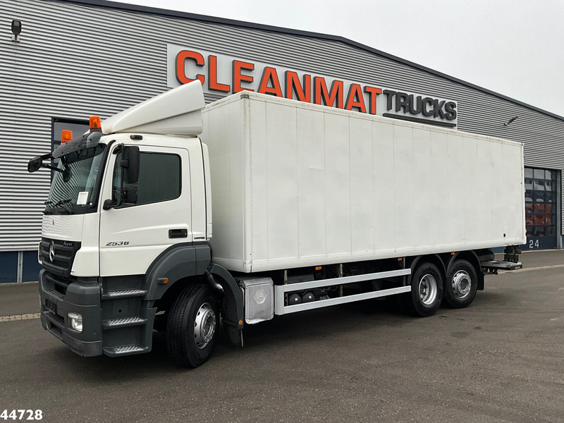 Mercedes-Benz Axor 2636 6x2 Dhollandia laadklep Just 265.901 km! - Bakwagen: afbeelding 2 Mercedes-Benz Axor 2636 6x2 Dhollandia laadklep Just 265.901 km! - Bakwagen: afbeelding 2