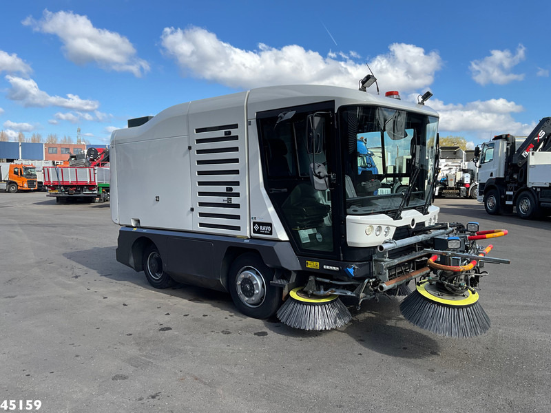 Ravo 540 CD Euro 6 with 3-rd brush - Veegwagen: afbeelding 4 Ravo 540 CD Euro 6 with 3-rd brush - Veegwagen: afbeelding 4