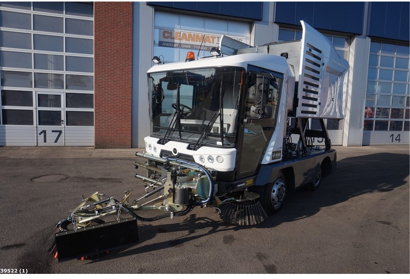 Ravo 540 CD with 3-rd brush - Veegwagen: afbeelding 1 Ravo 540 CD with 3-rd brush - Veegwagen: afbeelding 1
