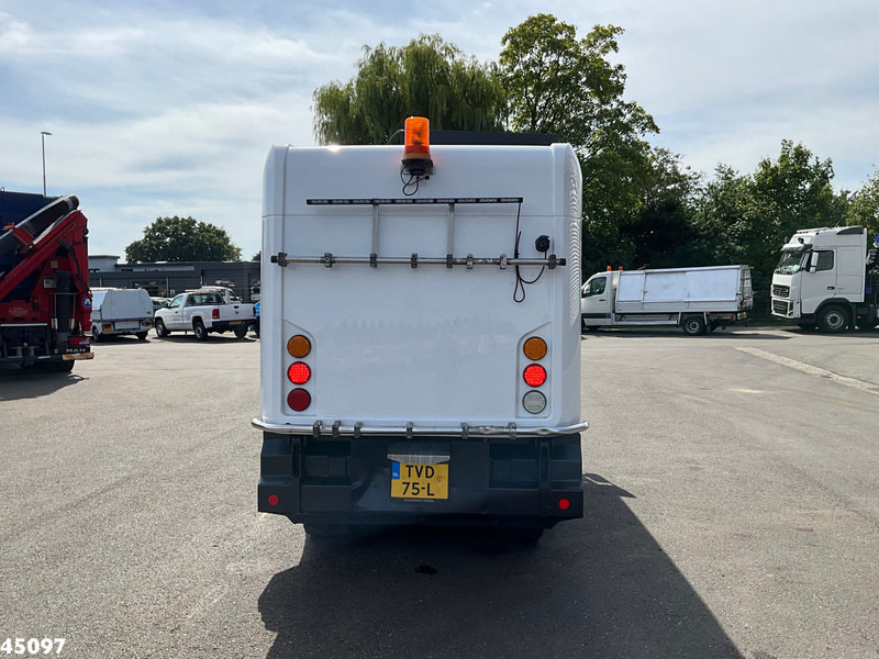 Ravo 540 Euro 6 with 3-rd brush - Veegwagen: afbeelding 4 Ravo 540 Euro 6 with 3-rd brush - Veegwagen: afbeelding 4