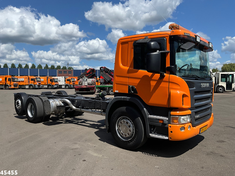 Scania P 280 6x2 Chassis Cabine with PTO Just 218.646 km! - Chassis vrachtwagen: afbeelding 5 Scania P 280 6x2 Chassis Cabine with PTO Just 218.646 km! - Chassis vrachtwagen: afbeelding 5