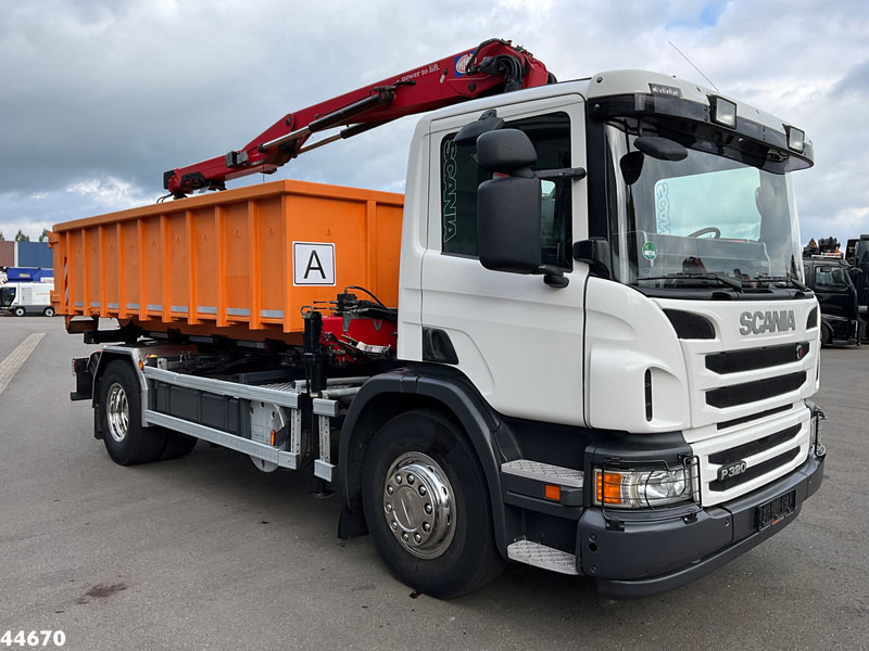 Scania P 320 HMF 12 Tonmeter Z-kraan + Kipper 11m³ - Kipper vrachtwagen, Kraanwagen: afbeelding 4 Scania P 320 HMF 12 Tonmeter Z-kraan + Kipper 11m³ - Kipper vrachtwagen, Kraanwagen: afbeelding 4