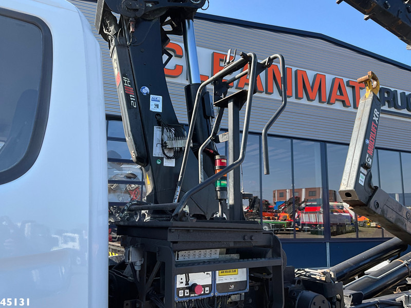 Interieur foto 1: Haakarmsysteem vrachtwagen, Kraanwagen Scania P 380 8x4 Euro 5 Hiab 21 Tonmeter laadkraan Just 244.337 km!